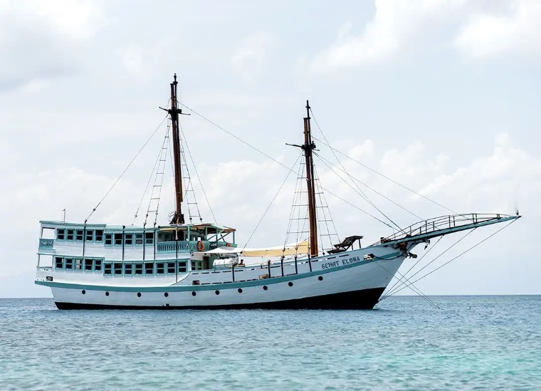 Sehat Elona Komodo Cruise